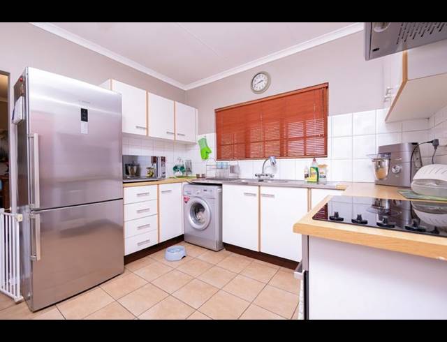 3 BEDROOM HOUSE FOR SALE IN WORLD'S VIEW